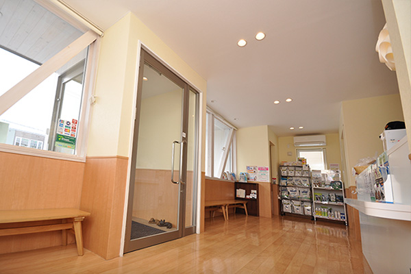 院内画像-待合室入り口